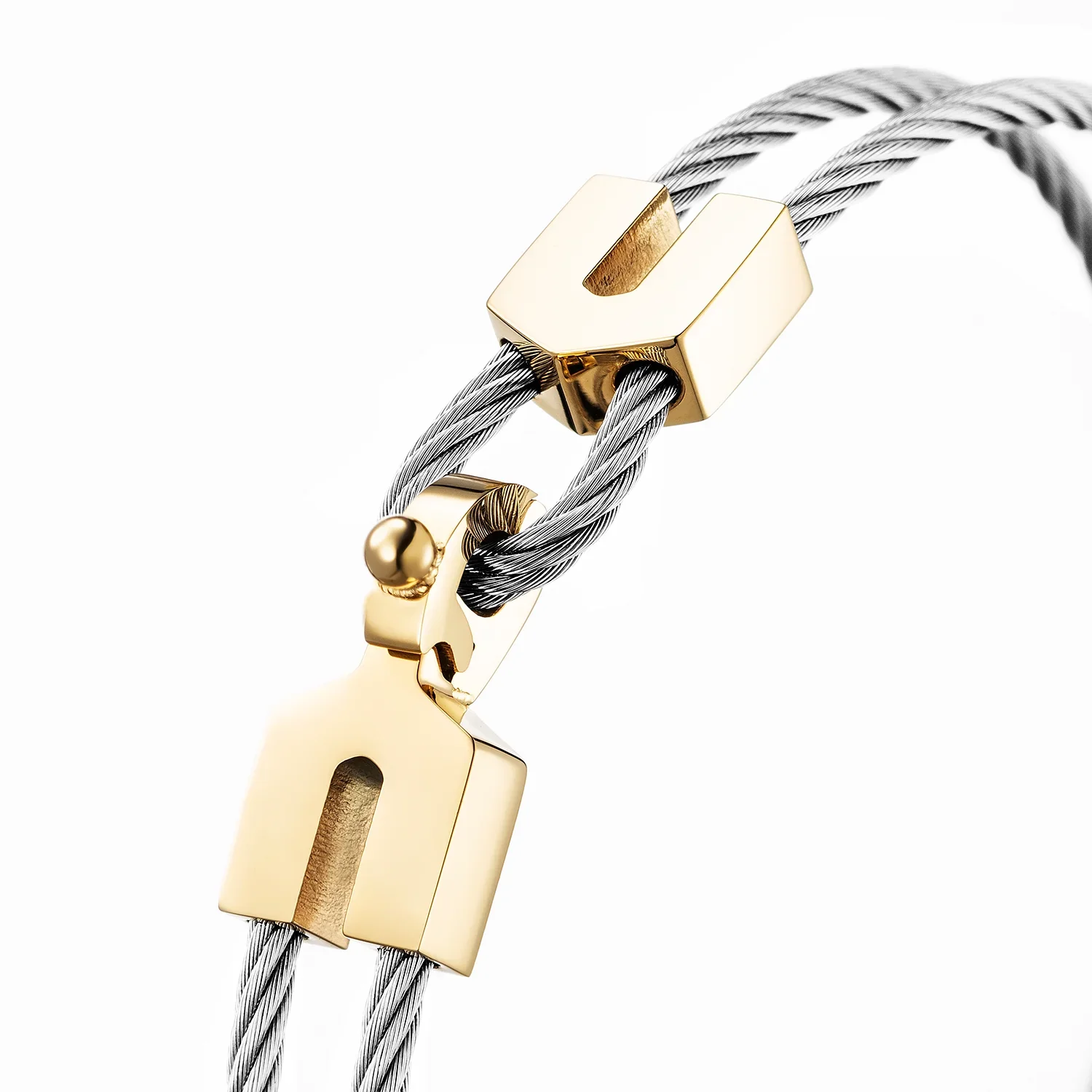 Cable Signature Coup de Foudre Horseshoe Bangle - Image 3